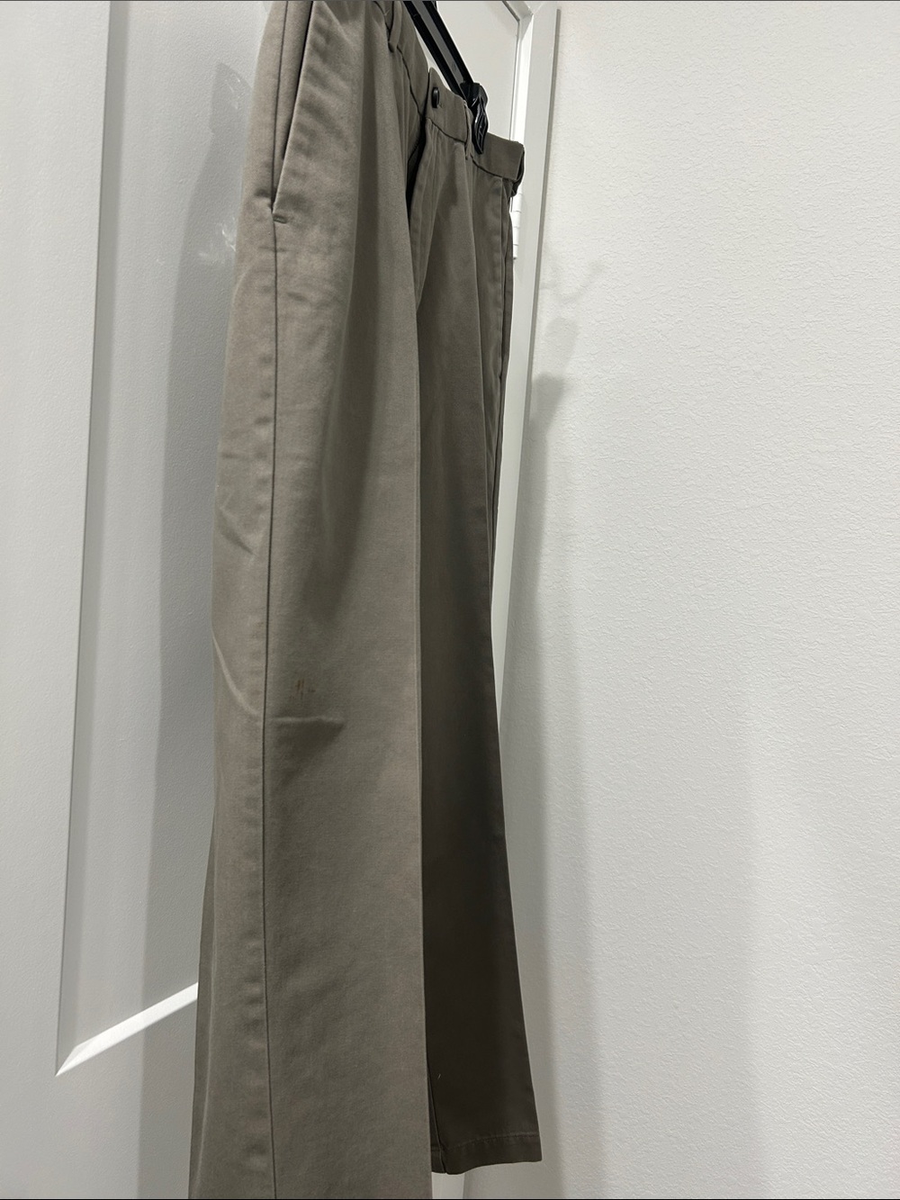 Hollister Olive Tan Chino Pants - Picture 2 of 6